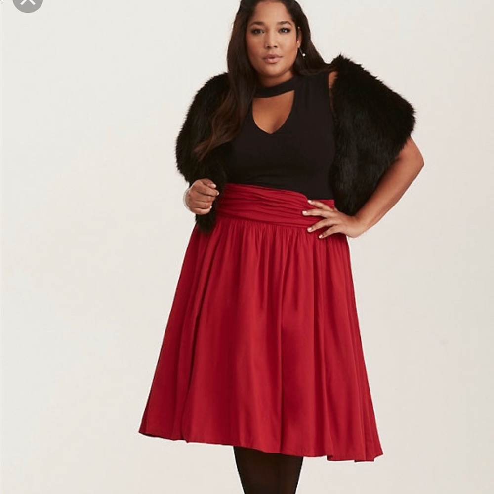 Red RetroChic Ruched HighWaisted Midiskirt in Sz 5